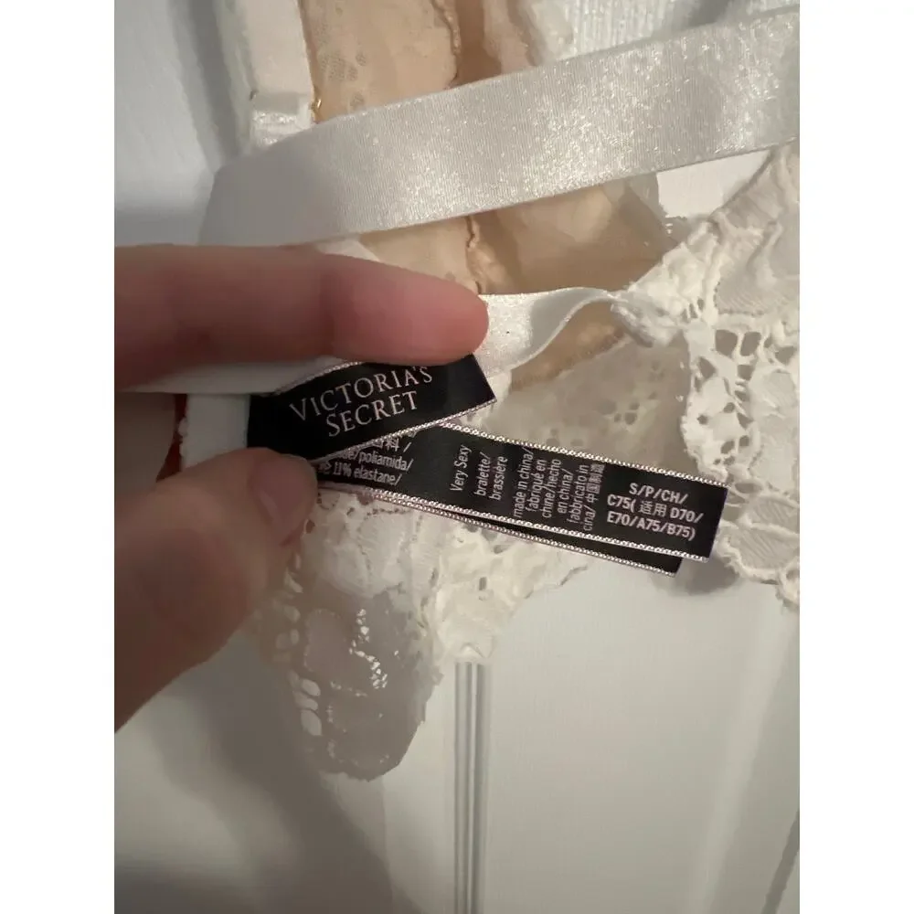 Victoria’s Secret “Very Sexy” White Bralette – Size Small